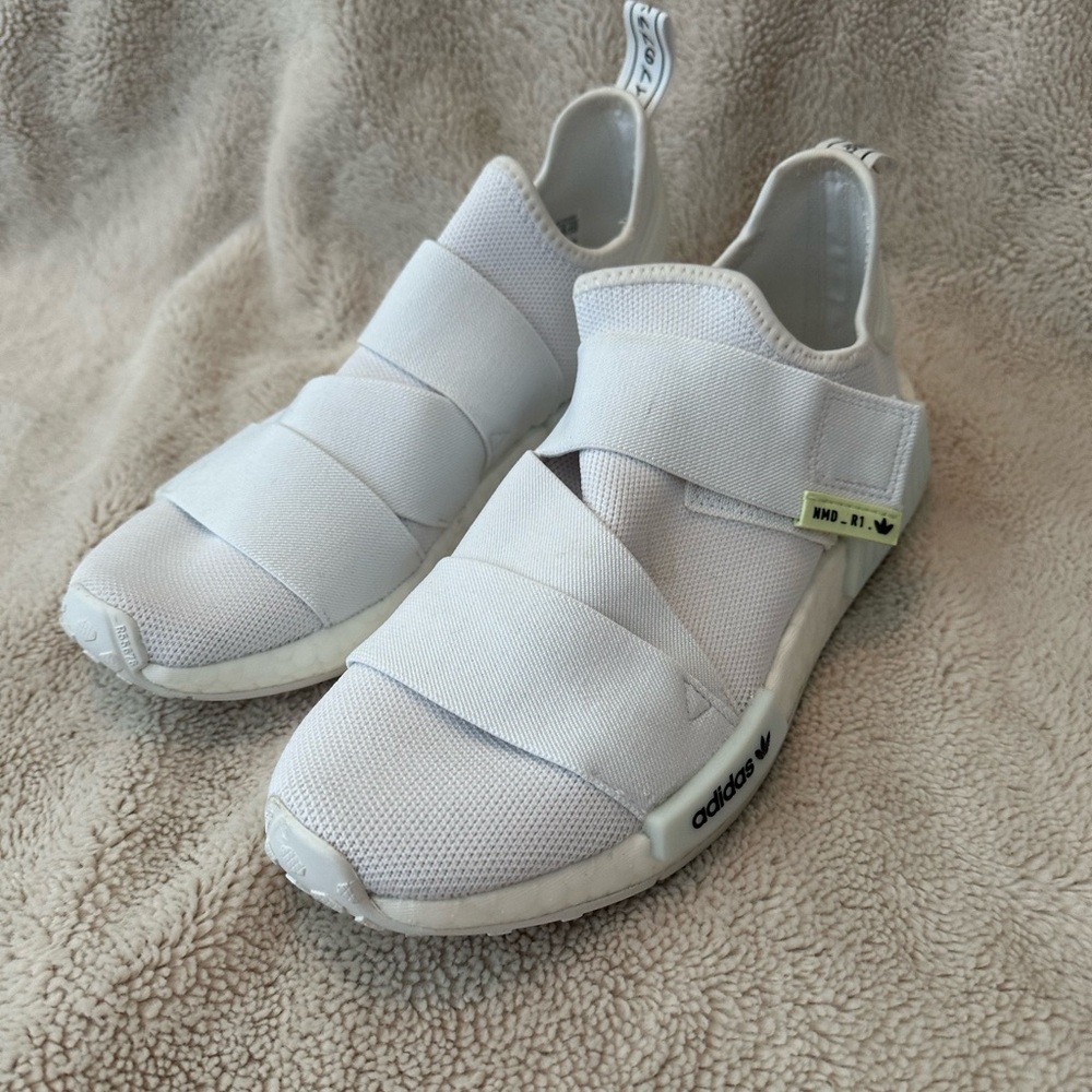 Adidas NMD R1 Sneakers